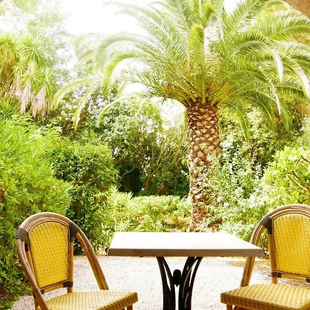Hotel De Gigaro 3*